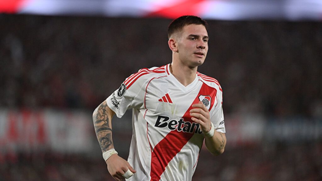  Franco Mastantuono en un partido con River Plate (River Plate)