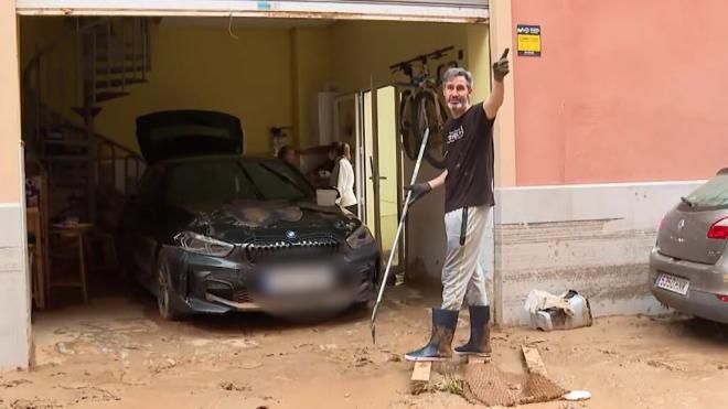  Vicente Moreno limpiando en Massanassa (Redes Sociales)