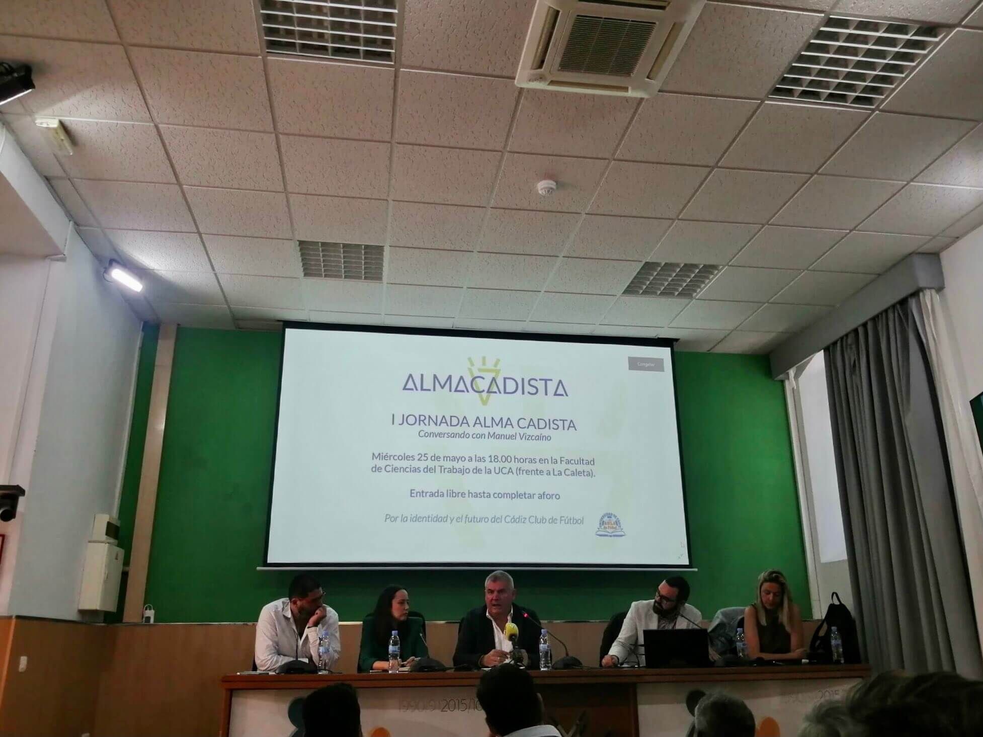  Manuel Vizcaíno, con la Peña Alma Cadista en 2022.