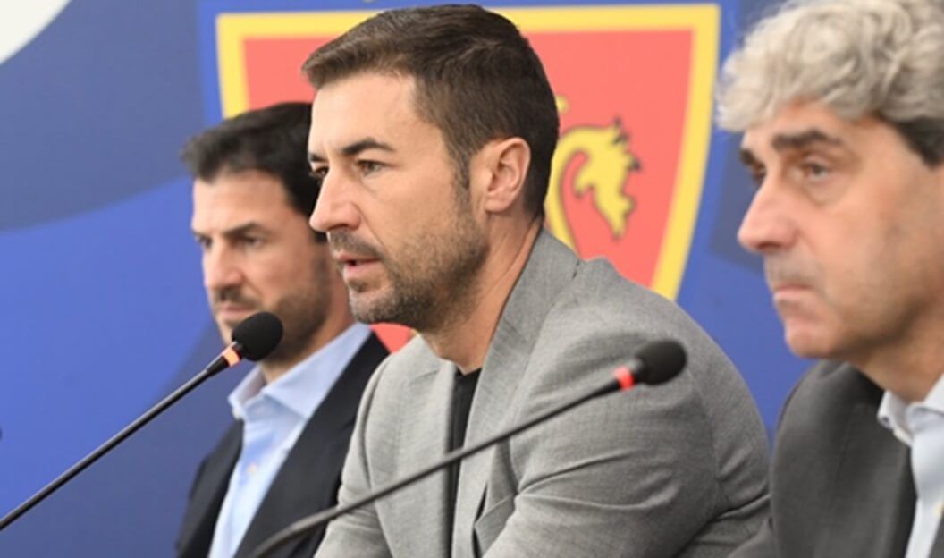 Gabi Fernández, en la rueda de prensa tras su renovación.