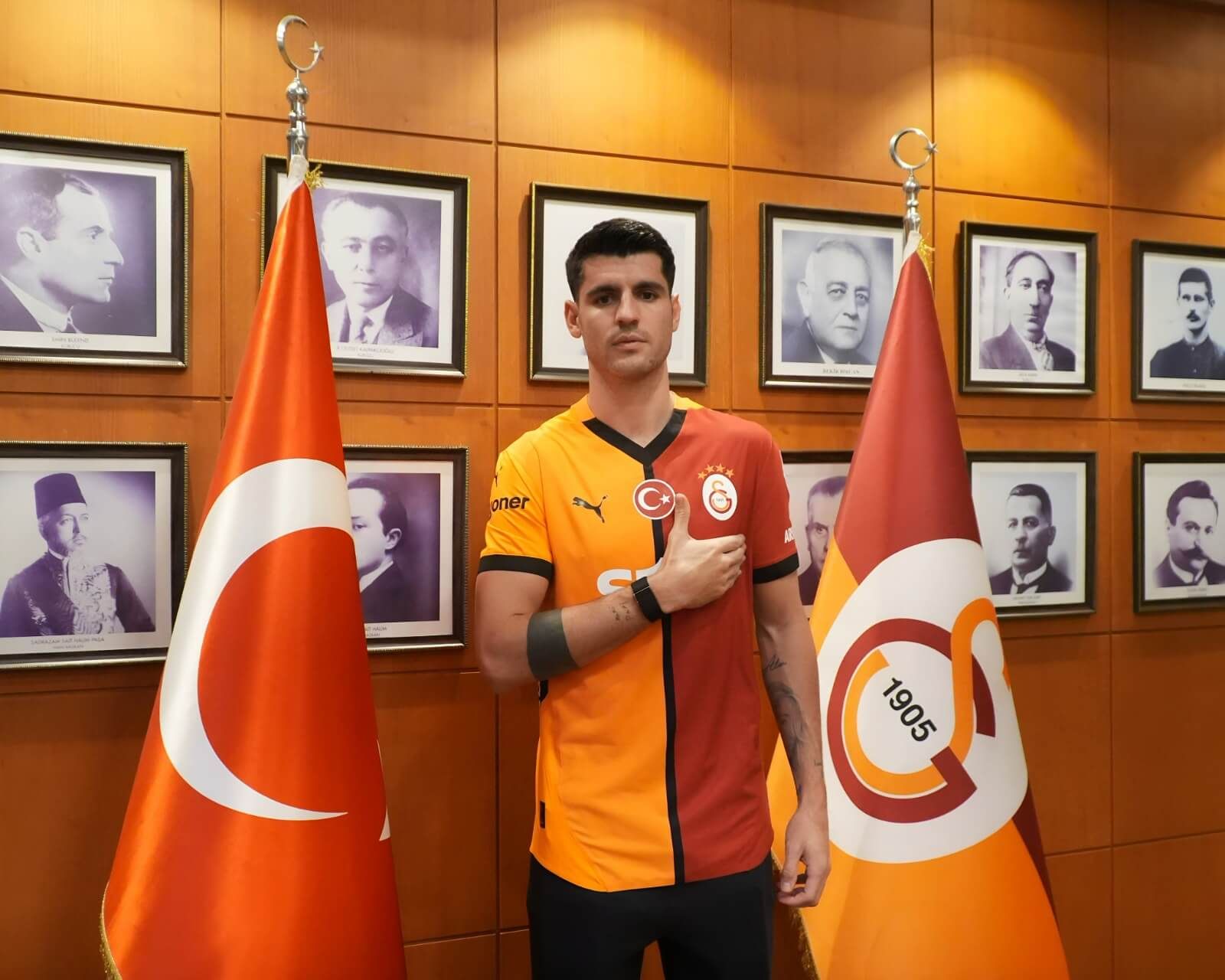  Álvaro Morata con la camiseta del Galatasaray.