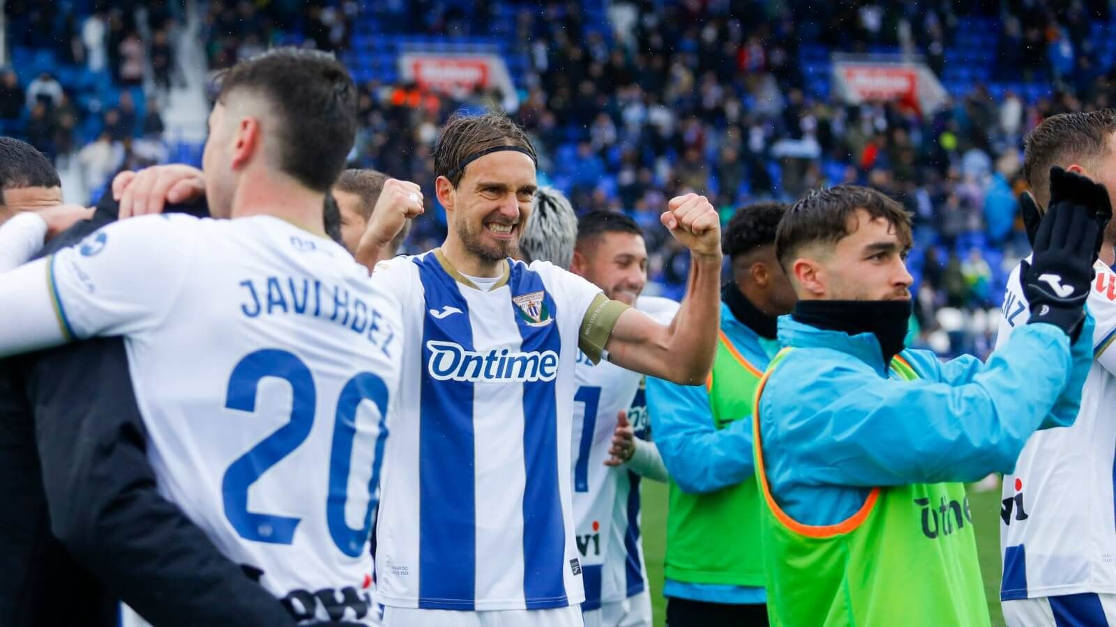  Sergio González celebra un triunfo pepinero.