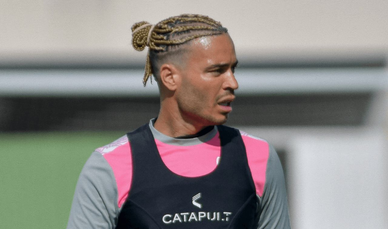 Raúl de Tomás en un entrenamiento. (Foto: Rayo Vallecano)