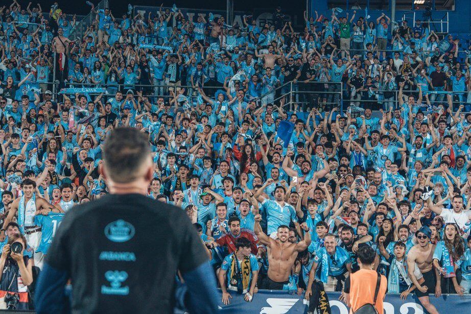 Iago Aspas ante el celtismo en el Coliseum.