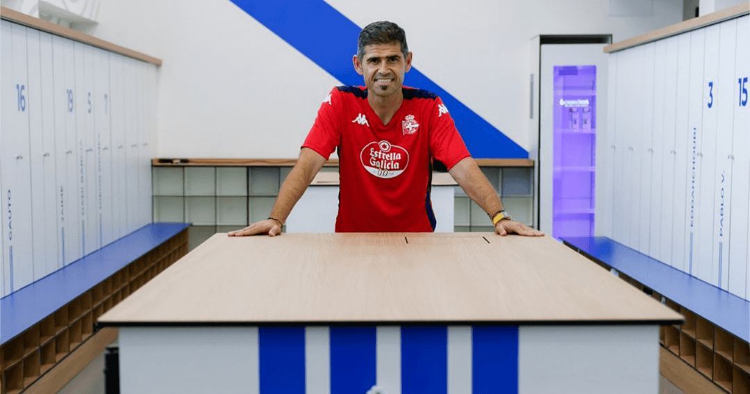  Antonio Hidalgo posa como blanquiazul.