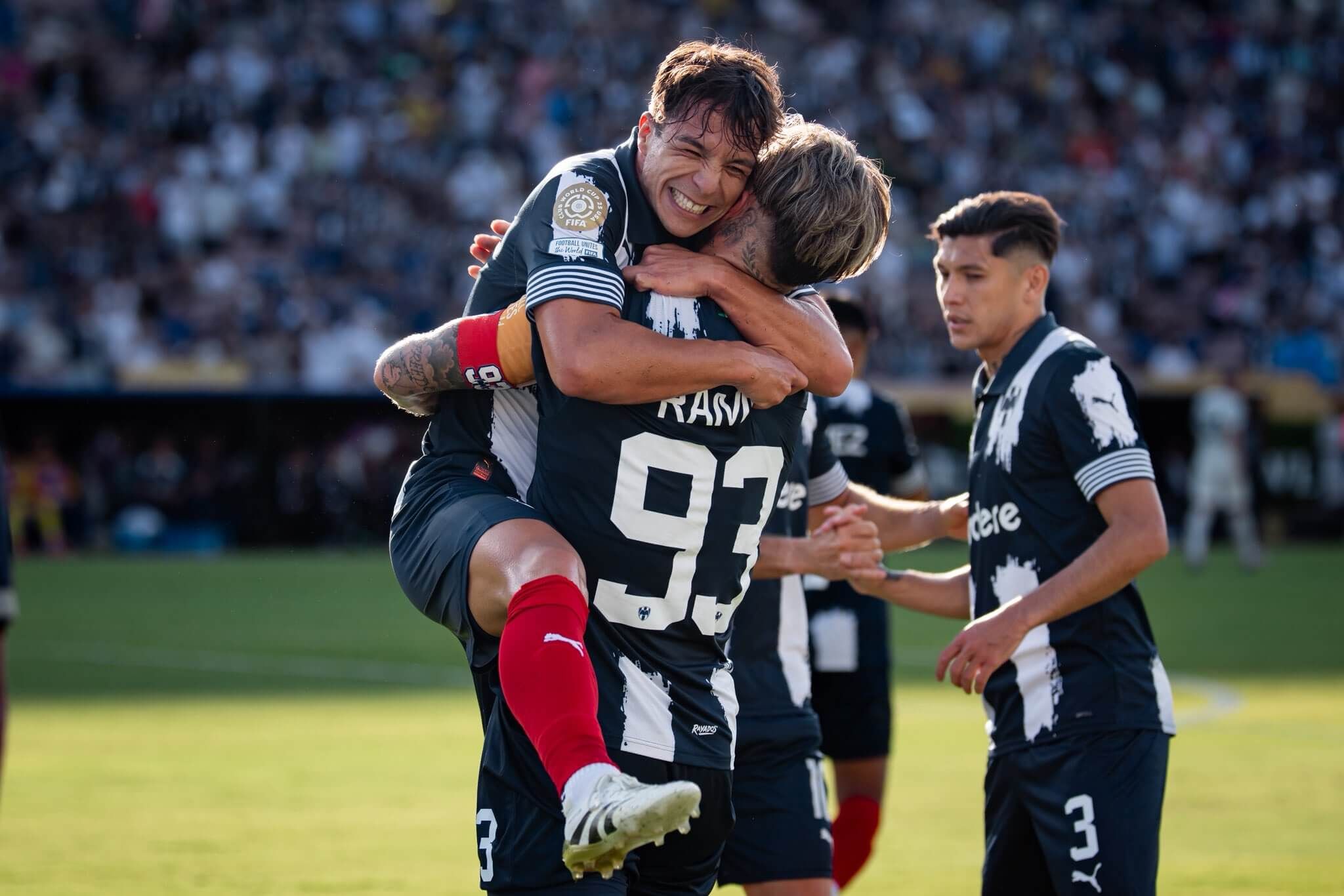 Sergio Ramos y Óliver Torres celebrando un gol en el Mundial de Clubes