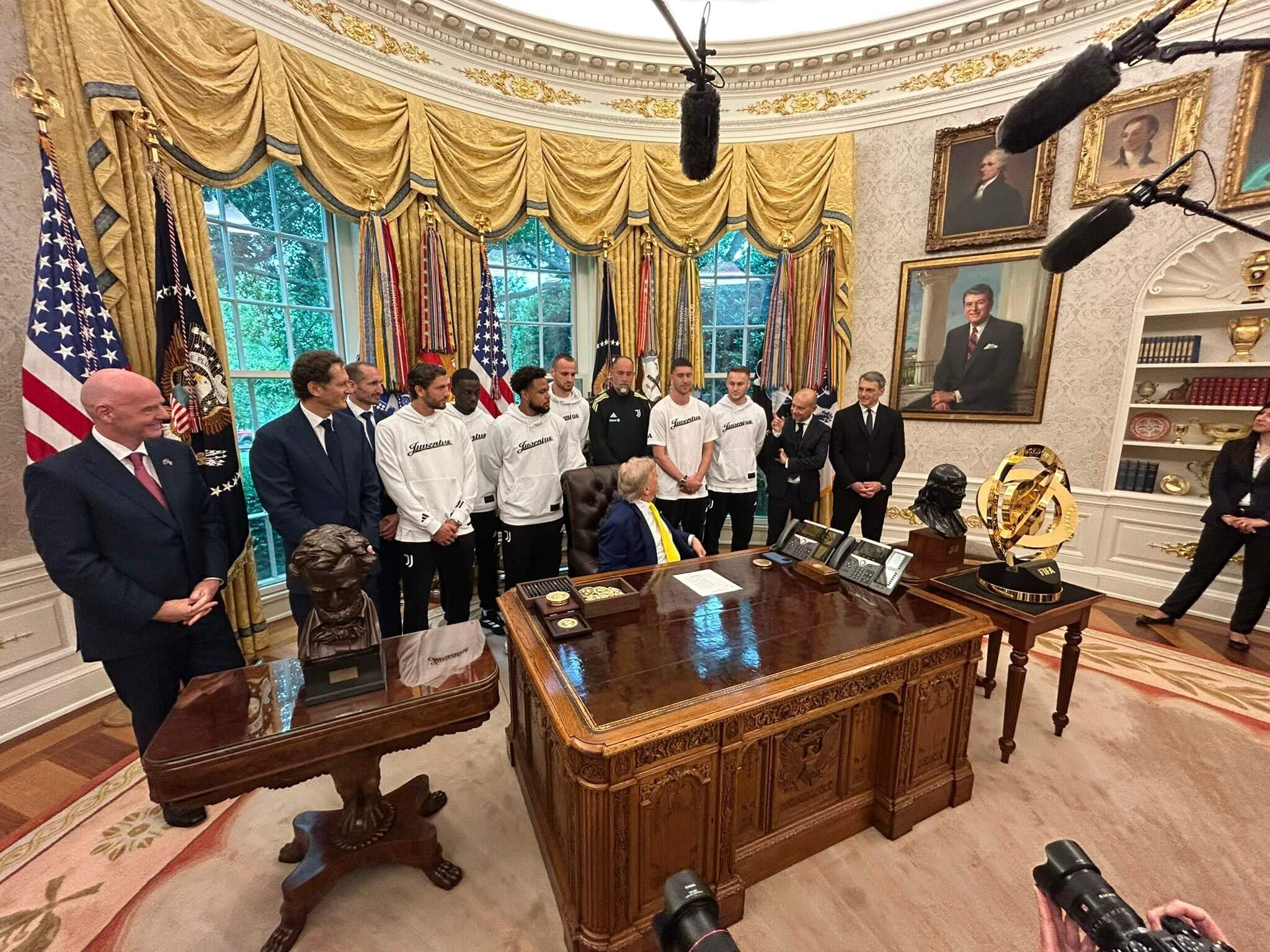  Los jugadores de la Juventus visitan el Despacho Oval de Trump