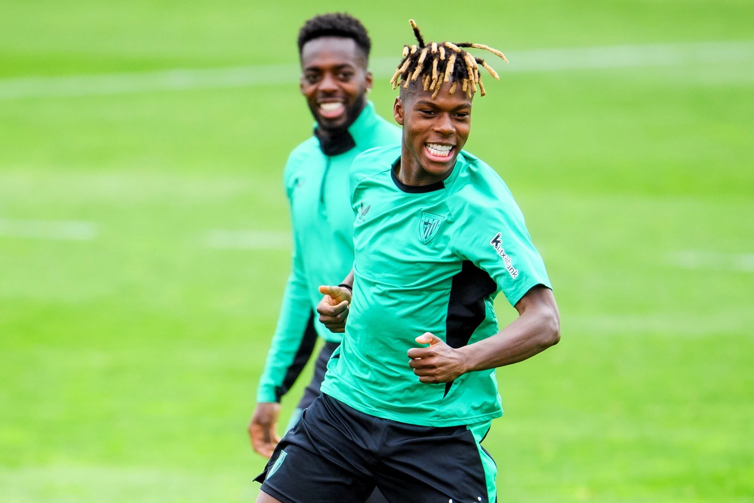  Los hermanos Iñaki y Nico Williams entrenando en Lezama.