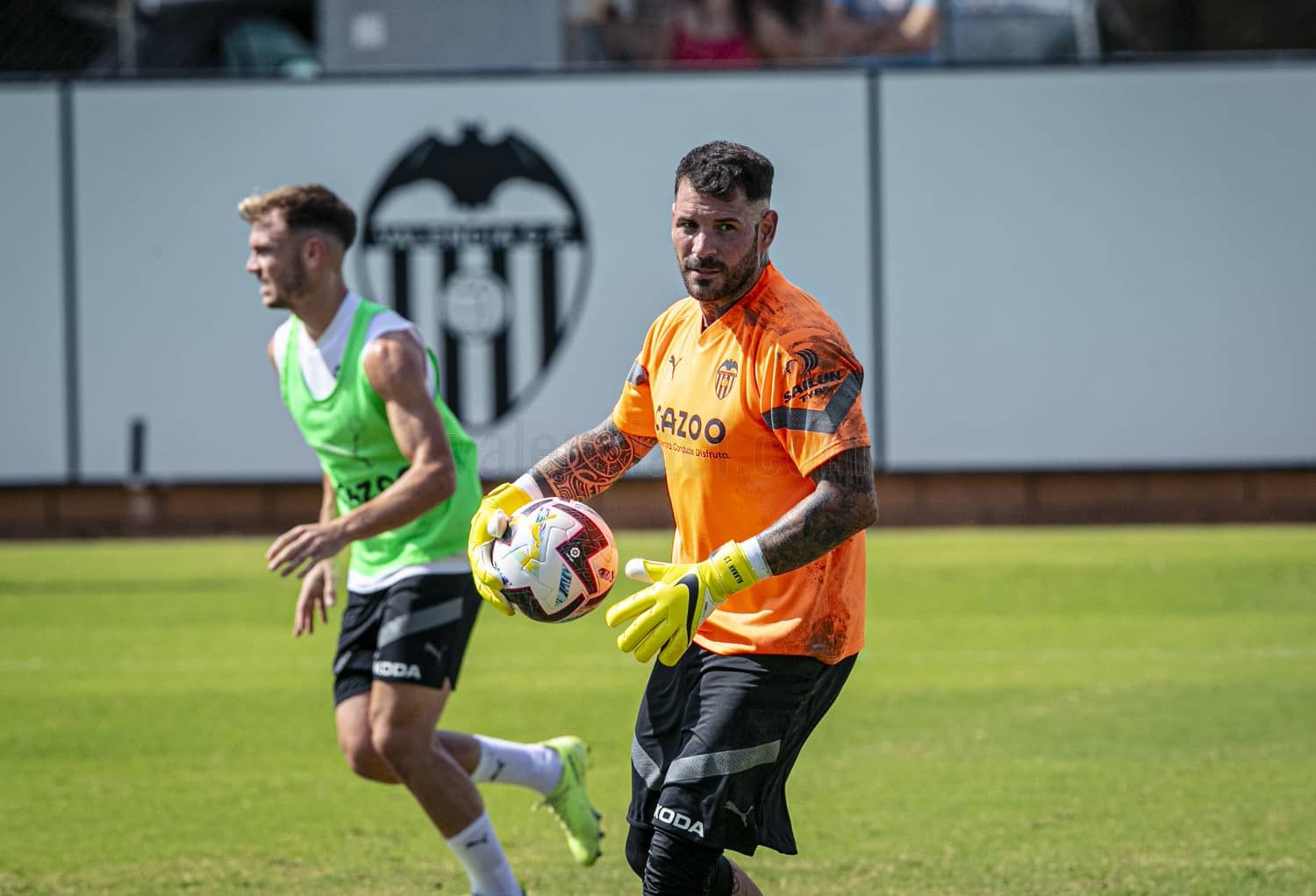 El meta vizcaíno Iago Herrerín, en su posterior etapa como cancerbero en Mestalla.