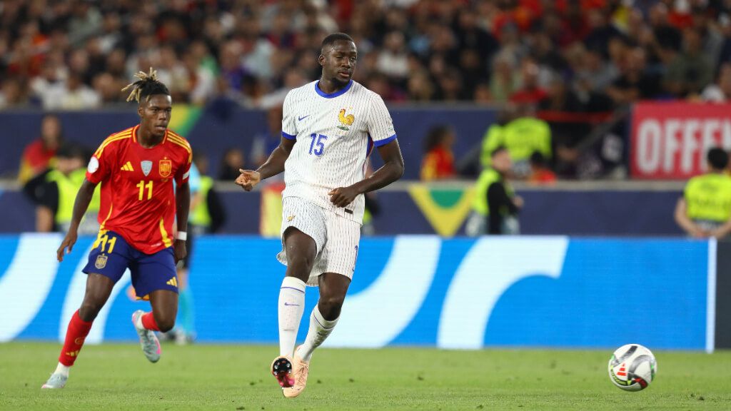 Ibrahima Konaté en un partido con la seleccion francesa (Foto: Cordon Press)
