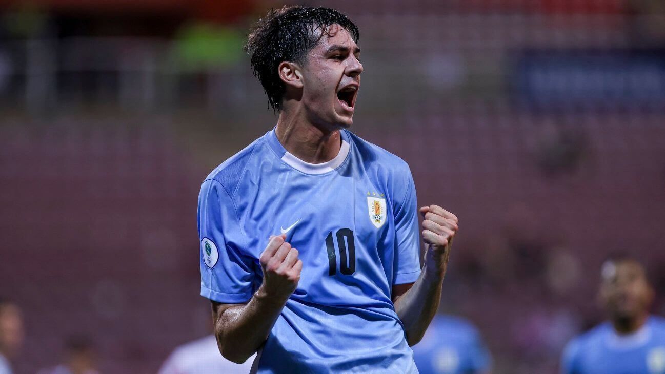 Gonzalo Petit celebrando uno de sus goles.
