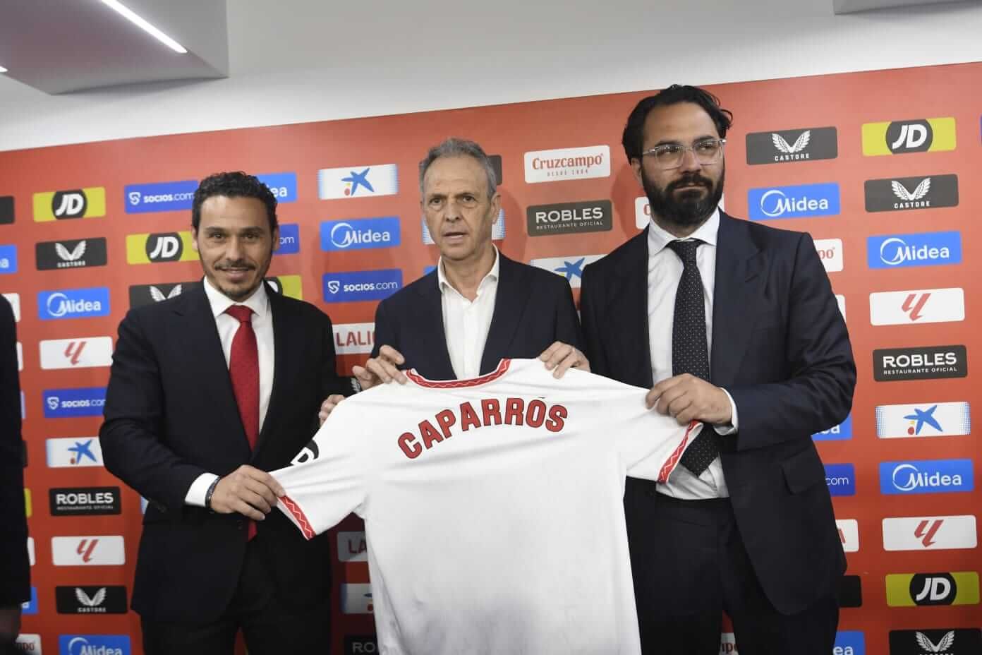 Joaquín Caparrós, durante su presentación en el Sevilla.