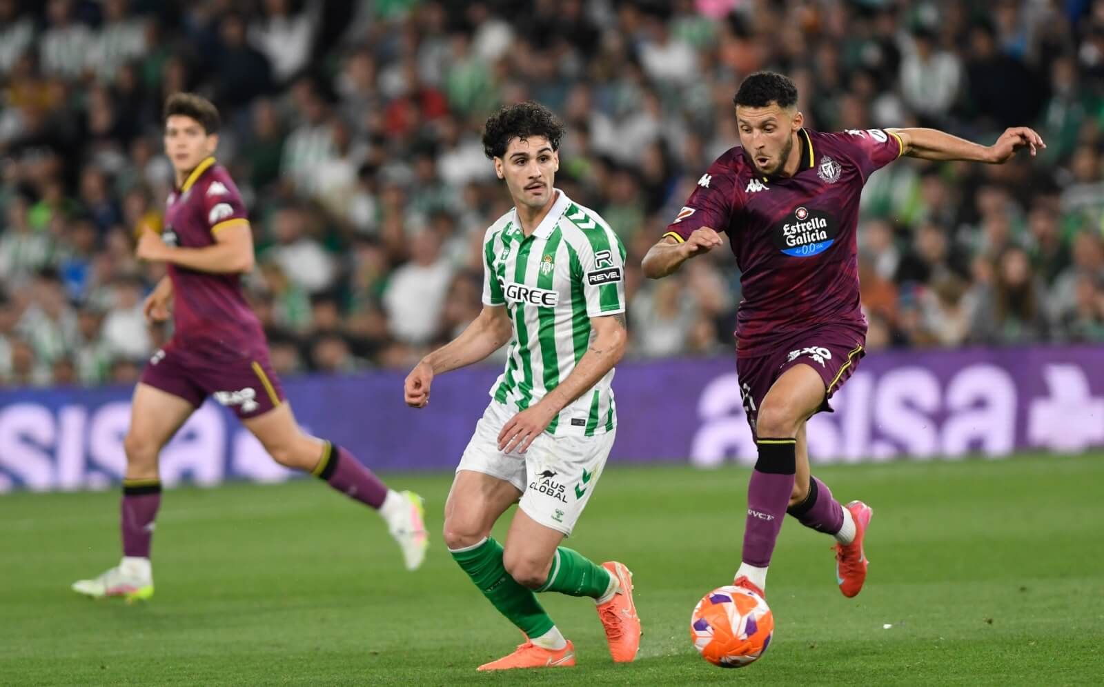  Jhonny Cardoso, ante el Real Valladolid.