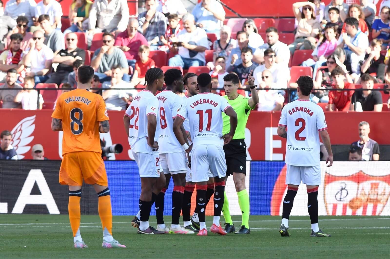 Busquets Ferrer, tras la expulsión de Loic Badé.