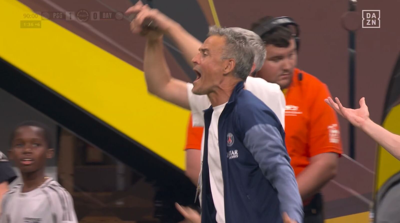  El cabreo de Luis Enrique por la expulsión de Lucas Hernández (DAZN)