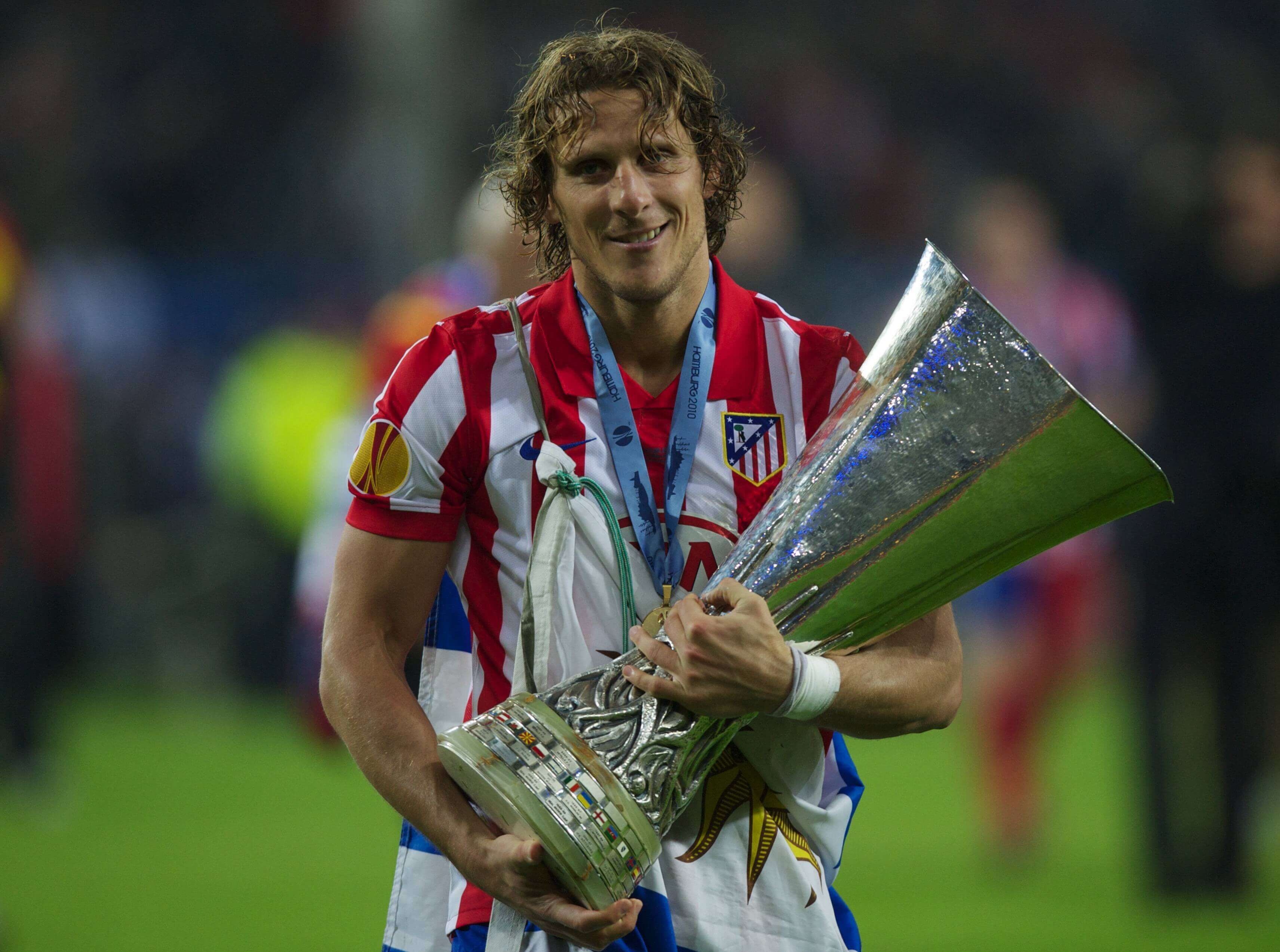 Diego Forlán, con la Europa League (Cordon Press)
