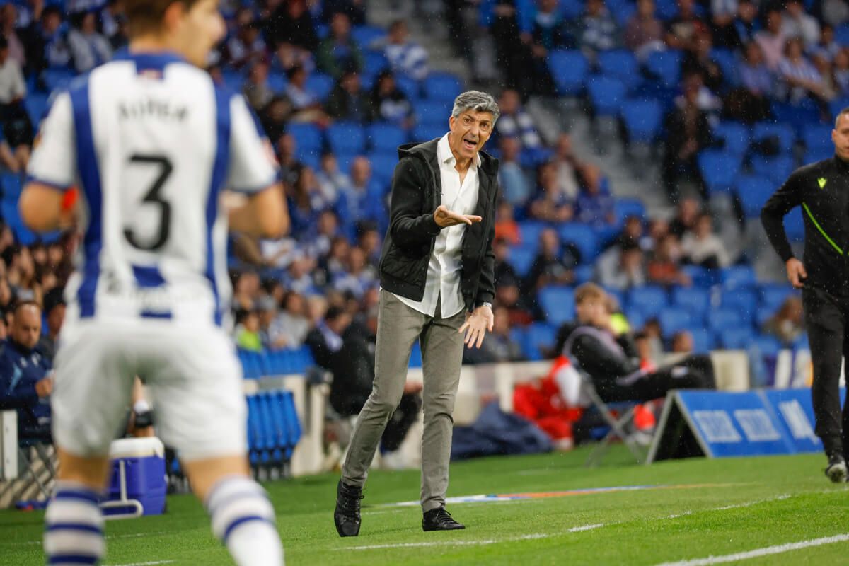 Imanol Alguacil da instrucciones durante el Real Sociedad-Celta.
