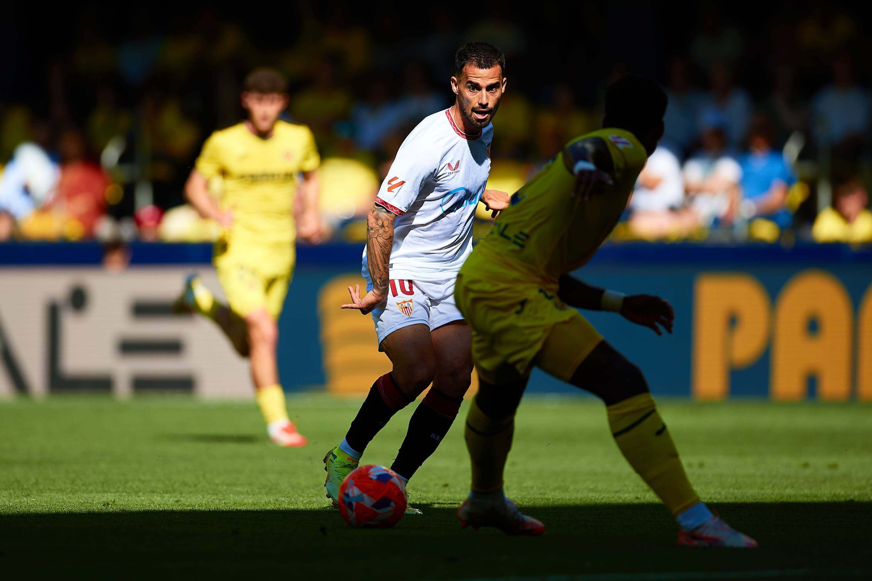 Suso, ante el Villarreal.