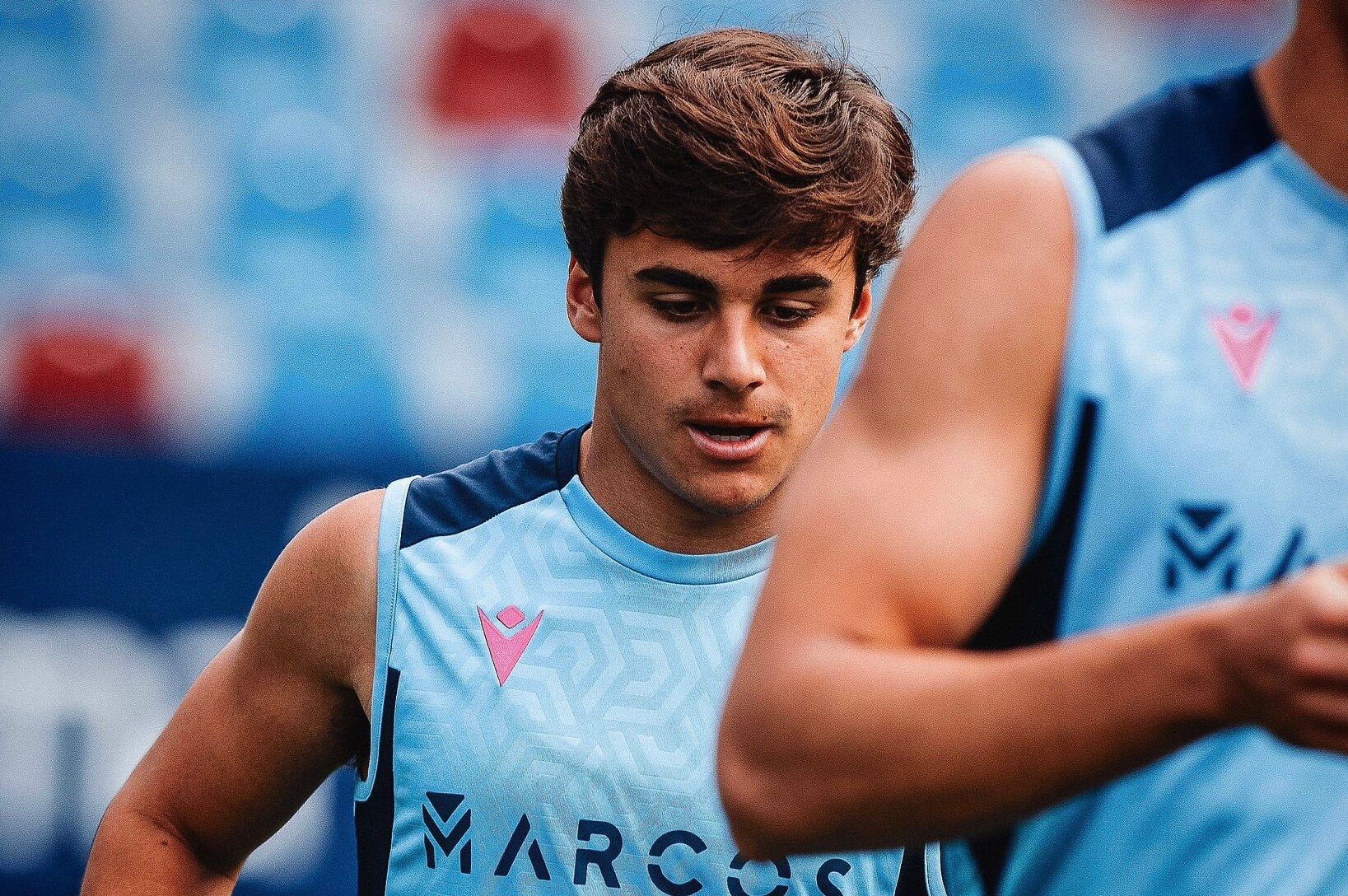  Carlos Álvarez, entrenando con el Levante.