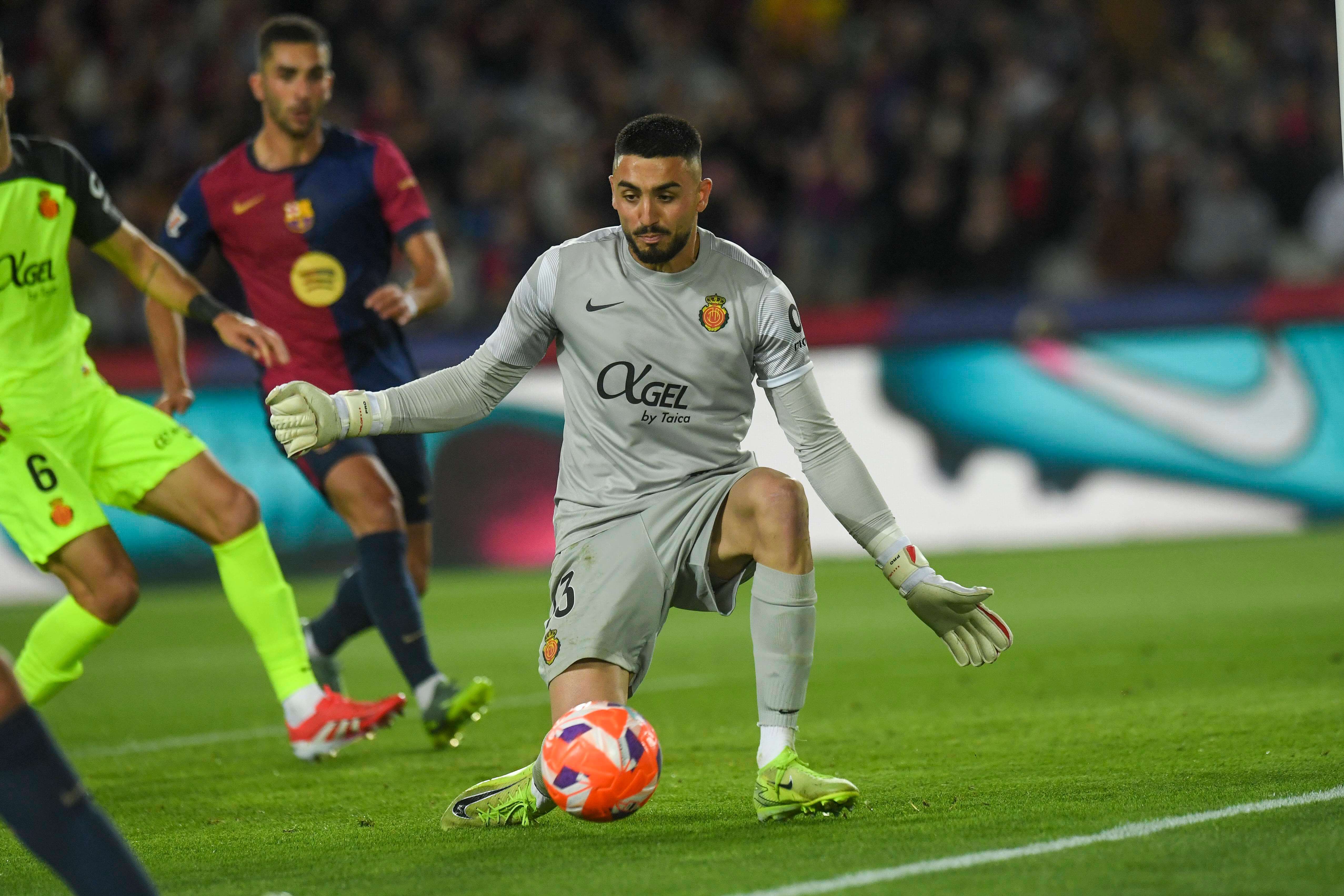  Leo Roman ante el FC Barcelona (Cordon Press)