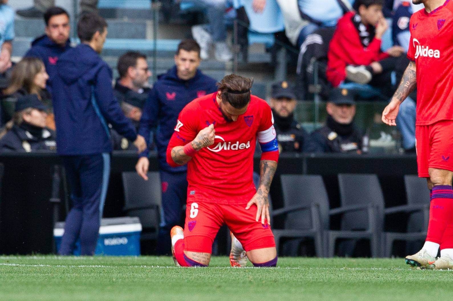  Gudelj celebra su gol al Celta.