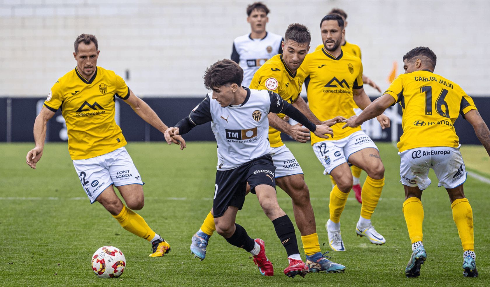  Inesperado y doloroso tropezón en casa del VCF Mestalla ante el Atlético Baleares