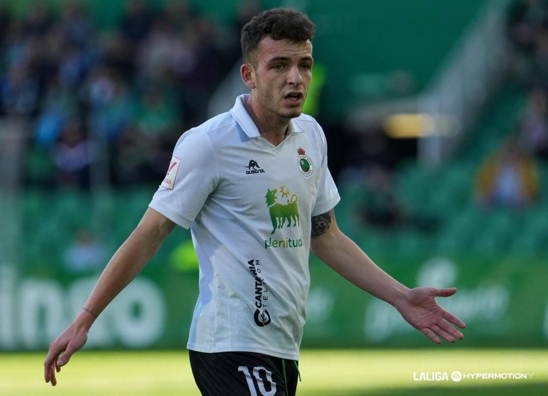  Iñigo Vicente en un partido del Racing.