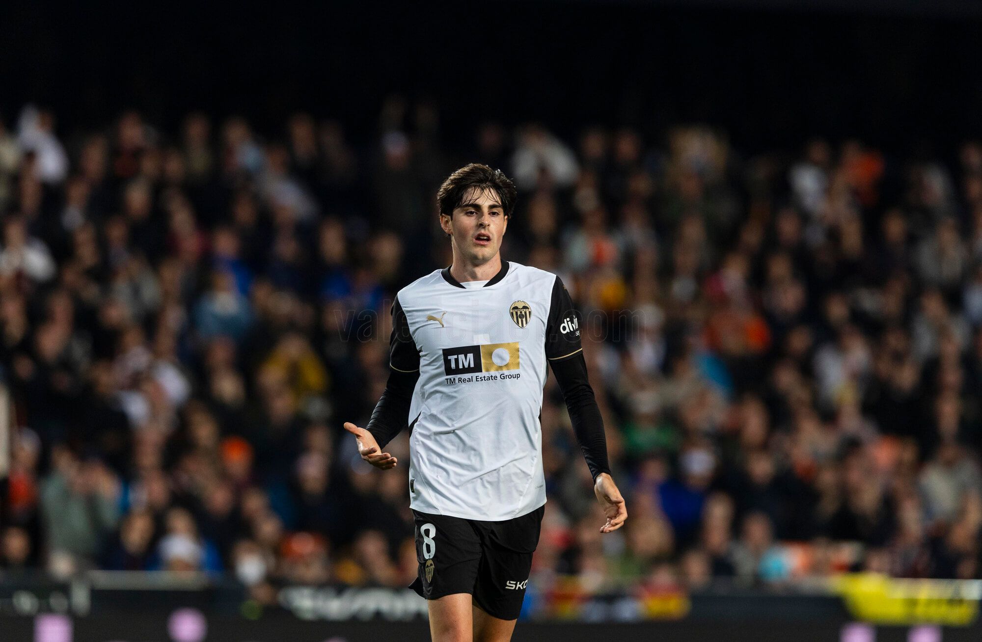 Javi Guerra celebra un golazo ante el Sevilla