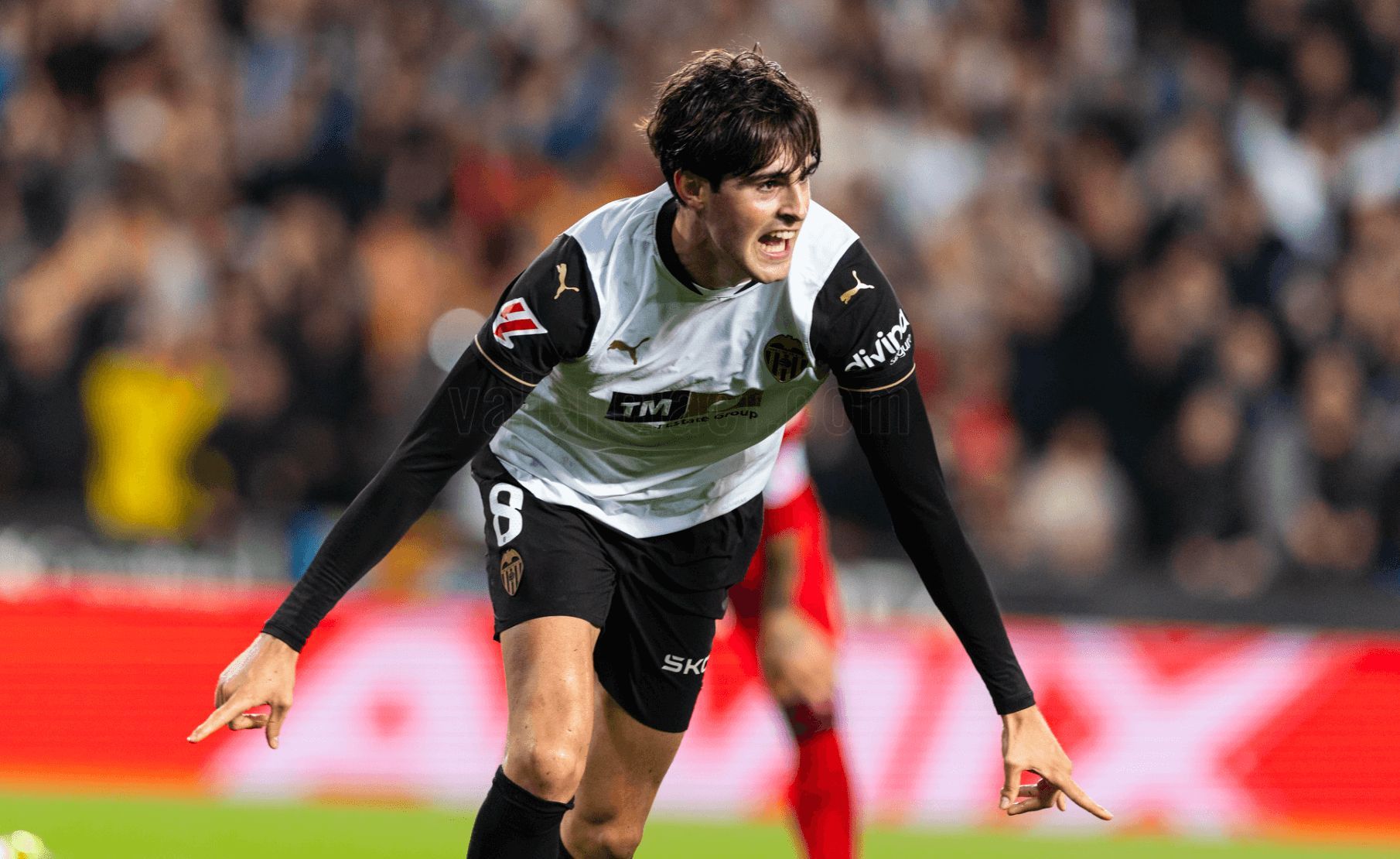  Santi Denia vio a Javi Guerra y su golazo ante el Sevilla