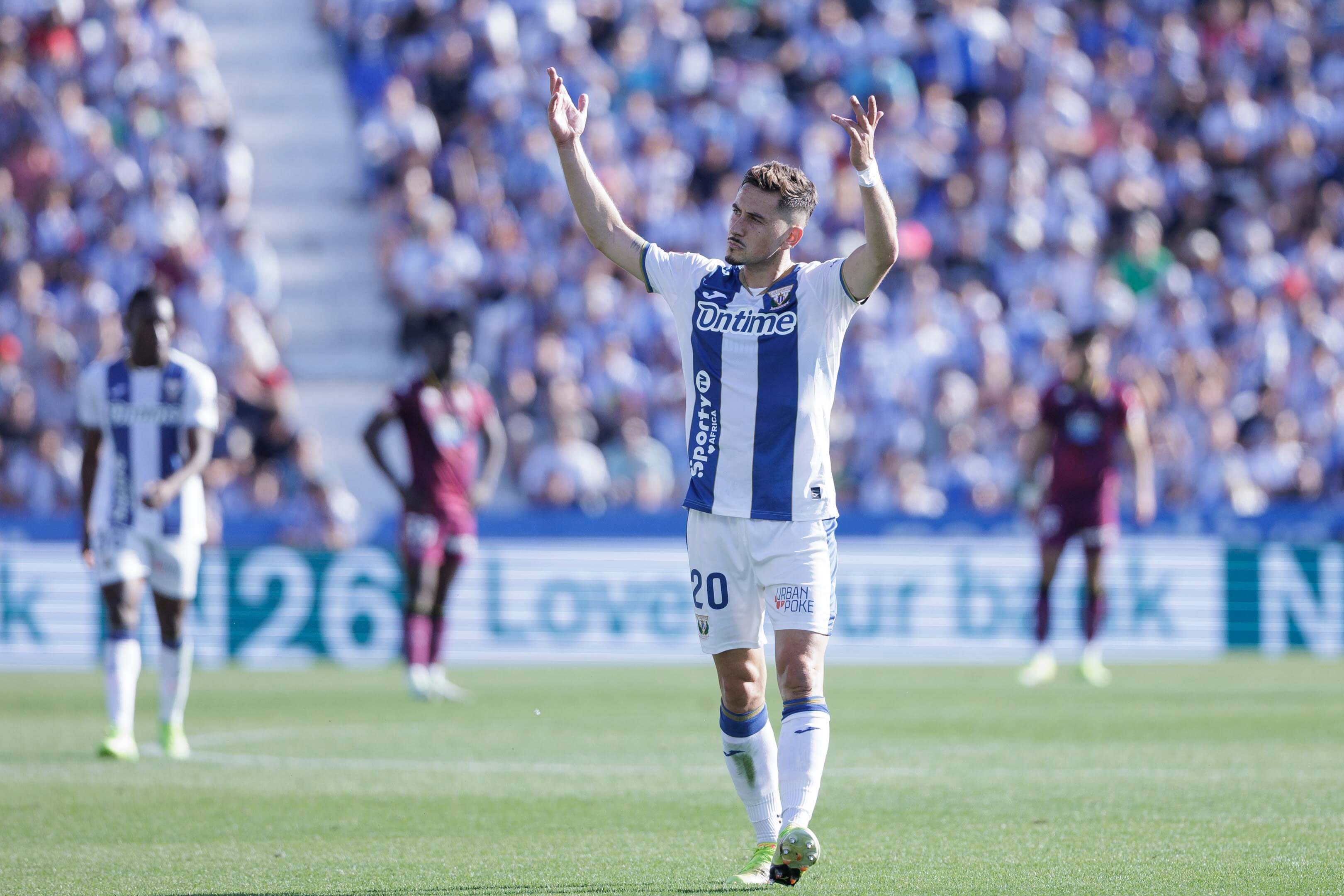 Javi Hernández celebra su gol en el Leganés-Valladolid.