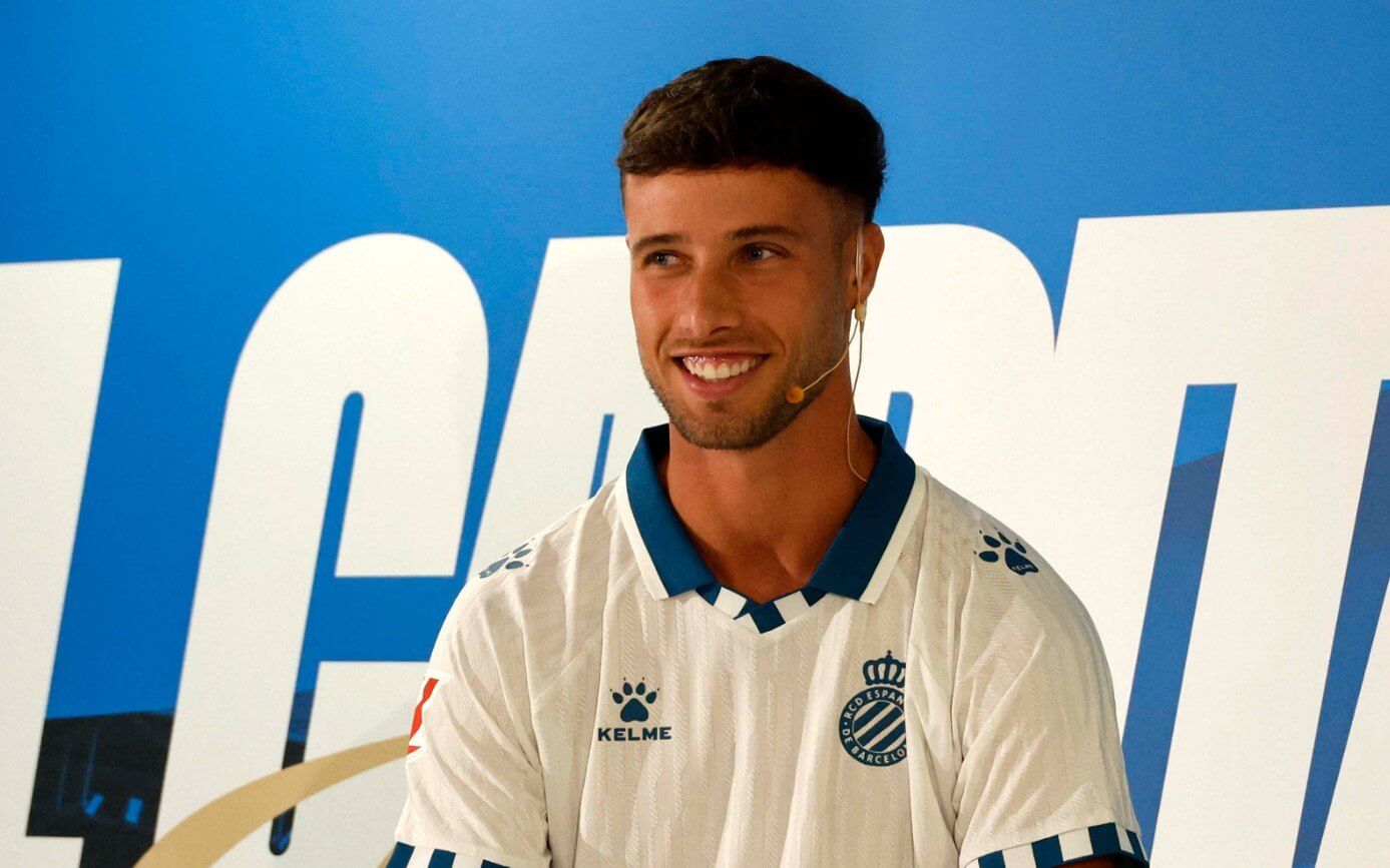  Javi Puado, en su acto de renovación con el Espanyol.