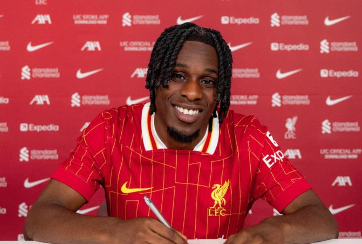 Jeremie Frimpong firma como nuevo futbolista del Liverpool (Foto: @LFC)