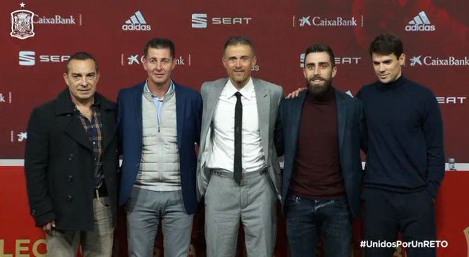  Jesus Casas, a la derecha, junto al resto del cuerpo técnico de la selección