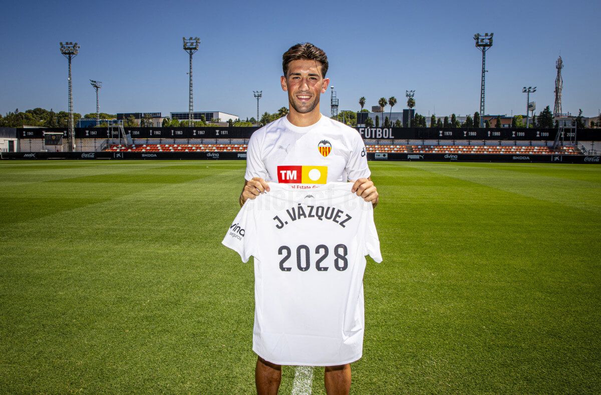 Jesús Vázquez renueva hasta 2028 (Foto: Valencia CF)