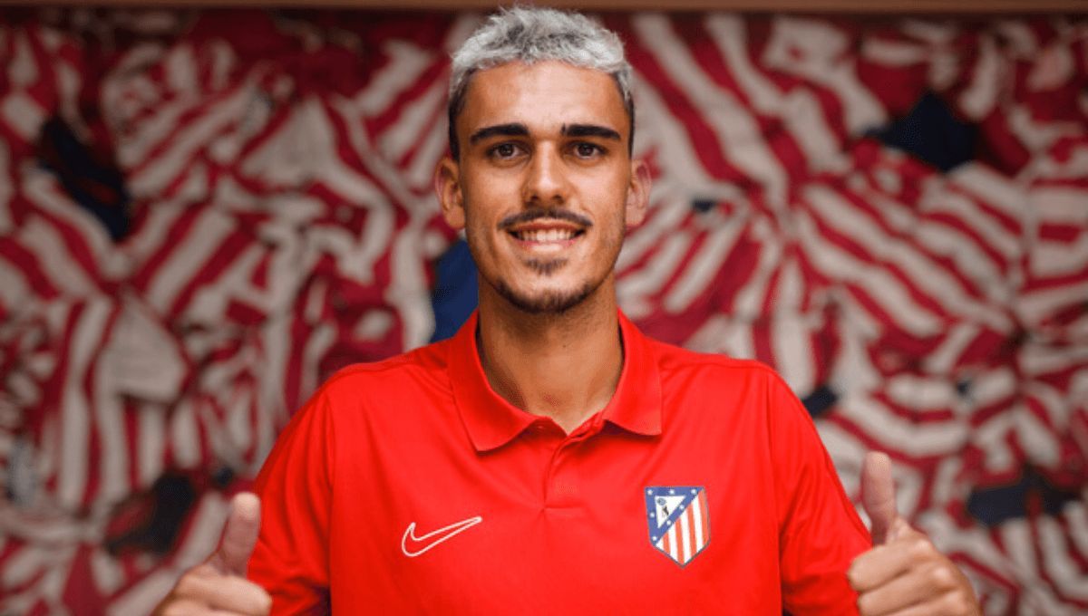  Joaquín González, en las oficinas del Atlético de Madrid.