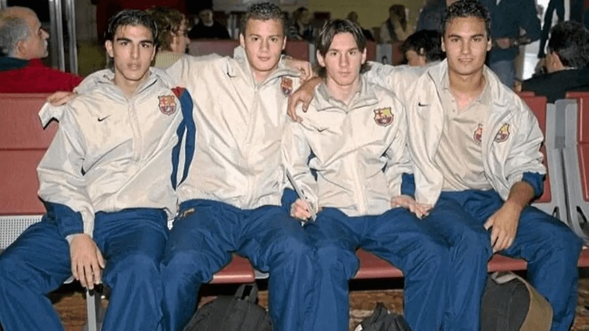  Jordi Gómez, Oriol Riera, Messi y Ginard con el Barça en 2003, antes del debut en Oporto. (FCB)