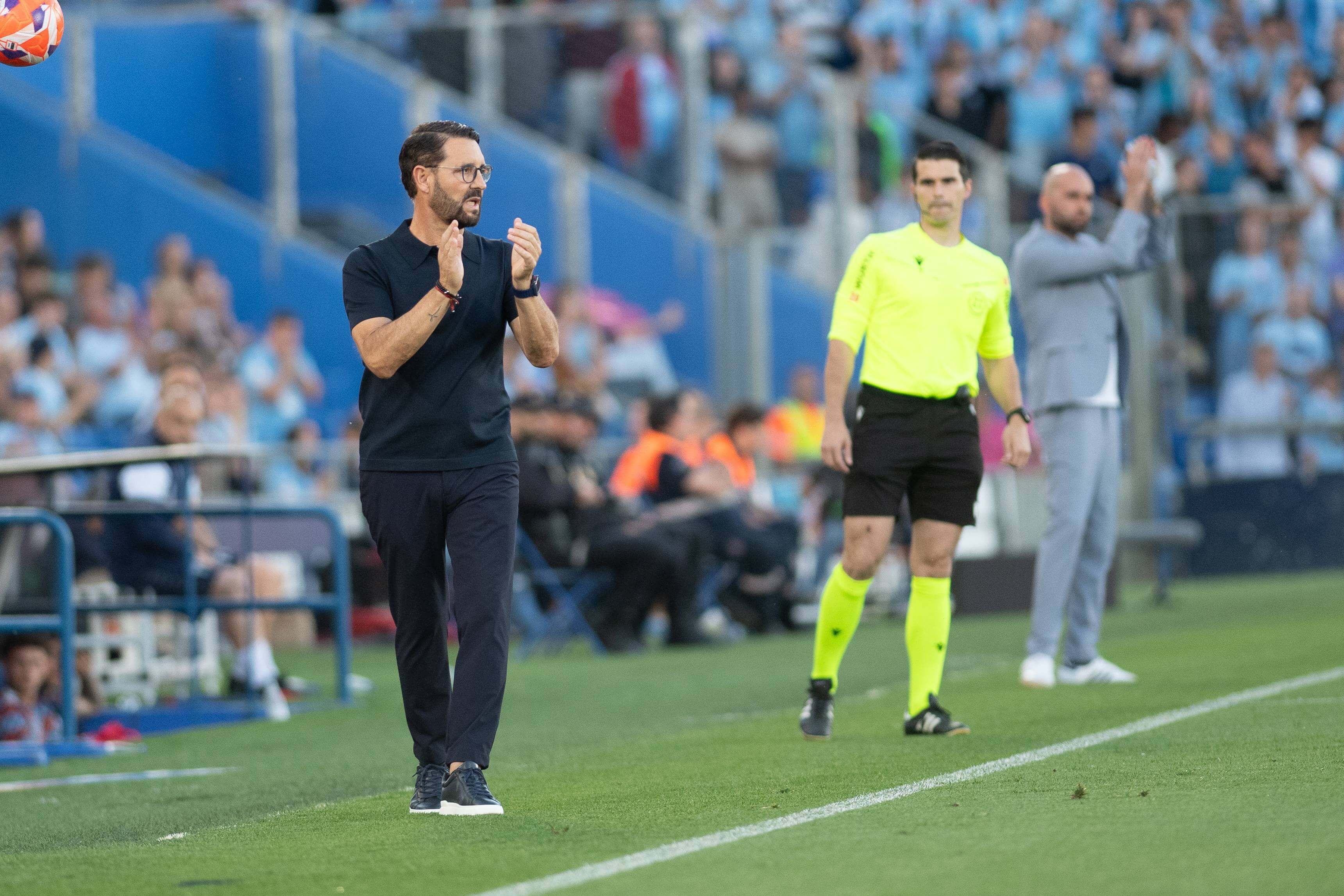  José Bordalás aplaude durante el Getafe-Celta.