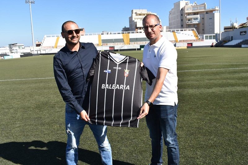 José Juan Romero, en su presentación con el Ceuta.