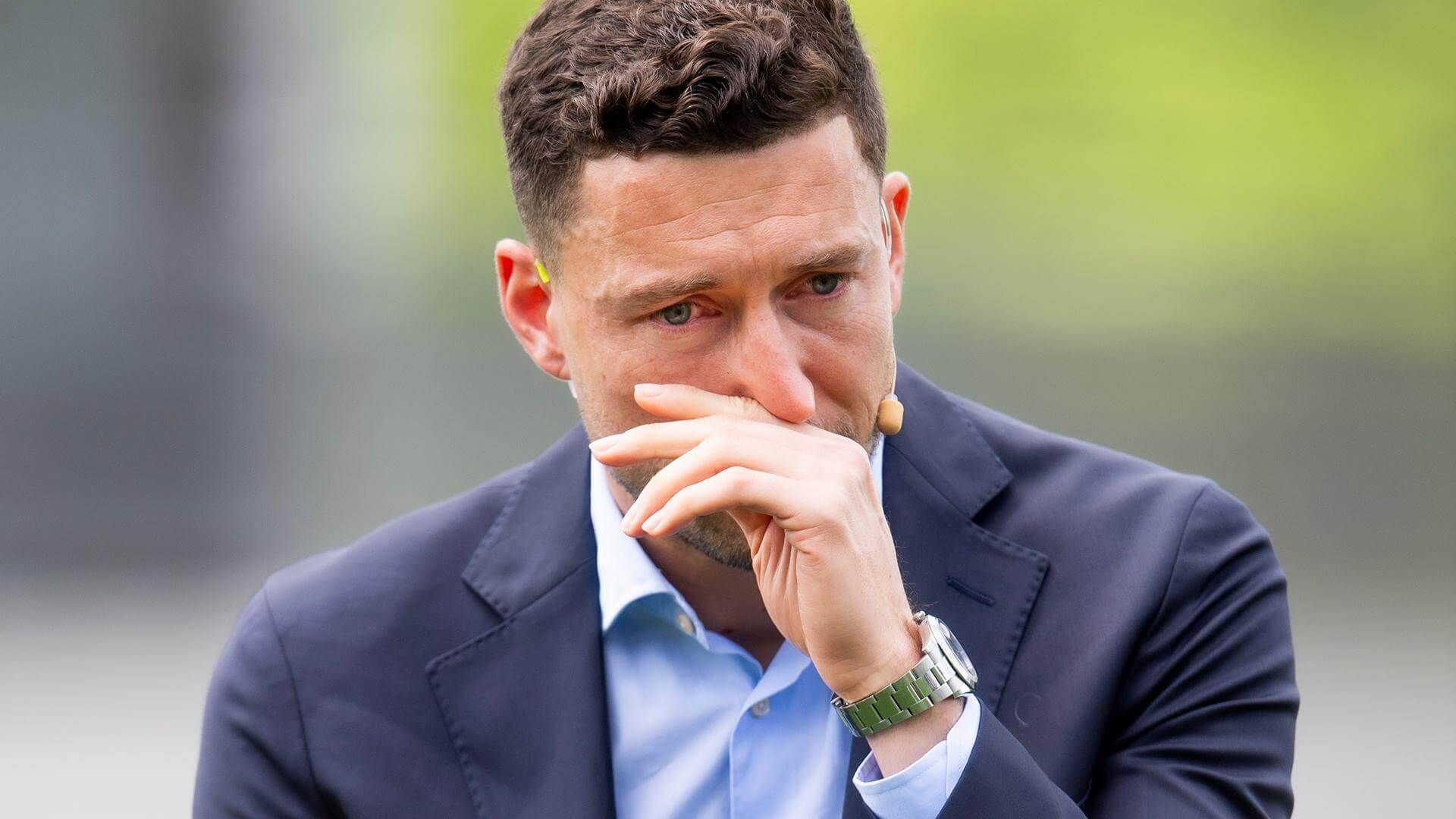  Lágrimas de Óscar de Marcos en su despedida del fútbol en Lezama.