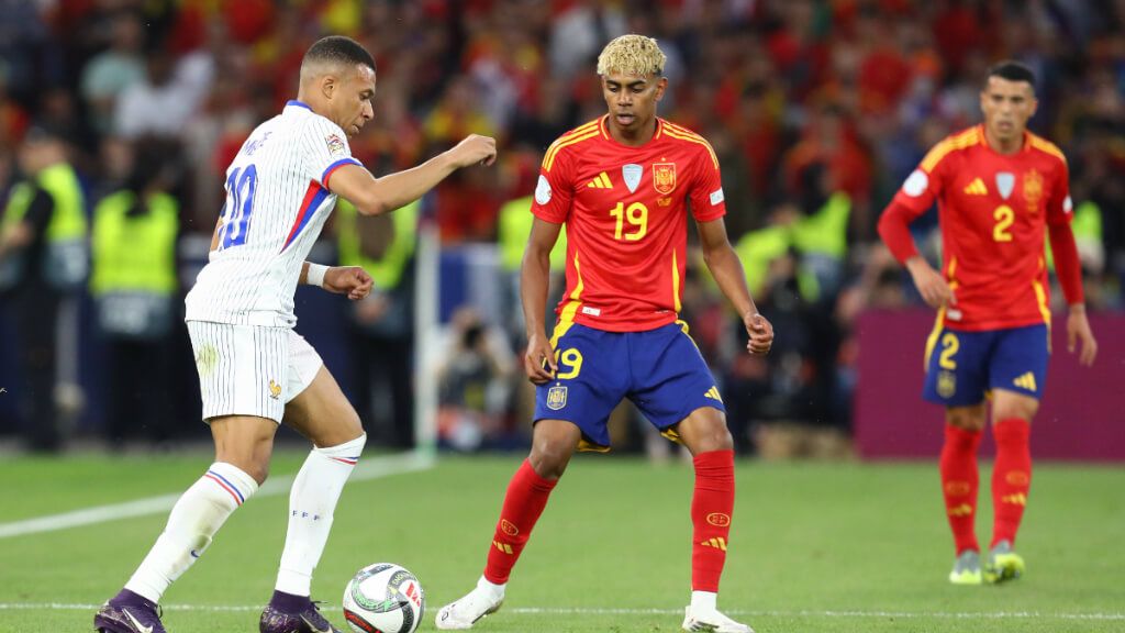  Lamine Yamal y Mbappé en el España-Francia (Cordon Press)