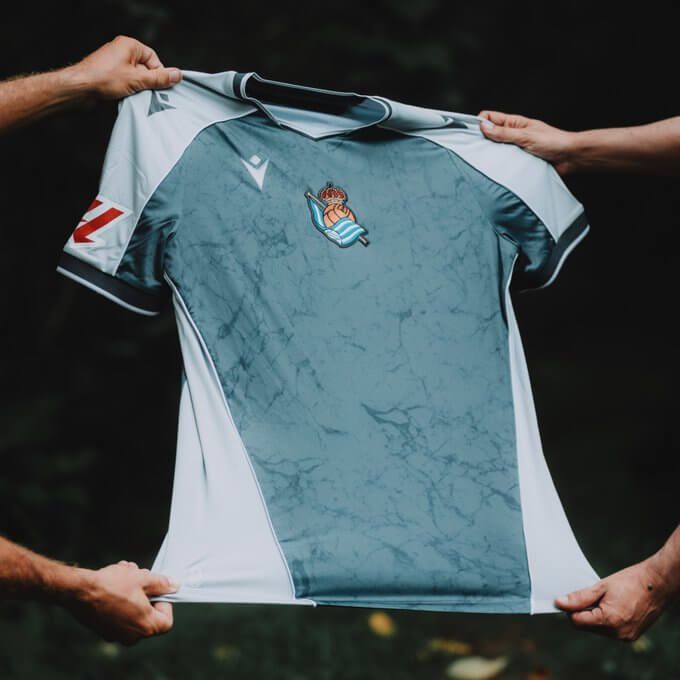 Así es la camiseta visitante de la Real Sociedad para la 25/26.