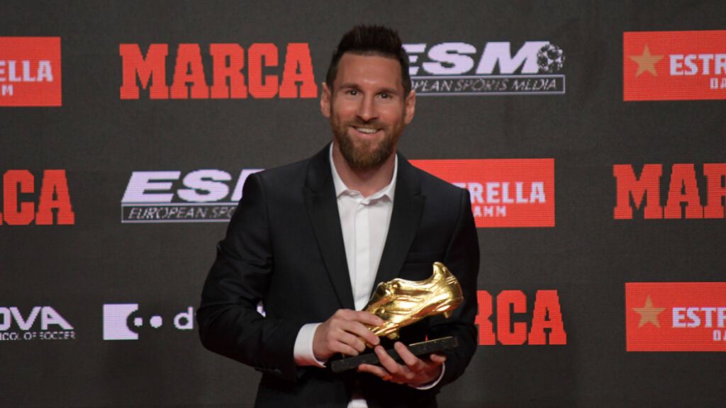 Leo Messi con su sexta Bota de Oro (Fuente: Cordon Press)