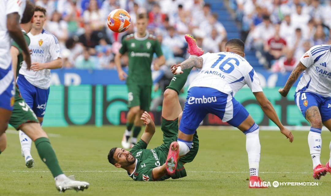  Kervin Arriaga, durante el Real Zaragoza-Eibar.