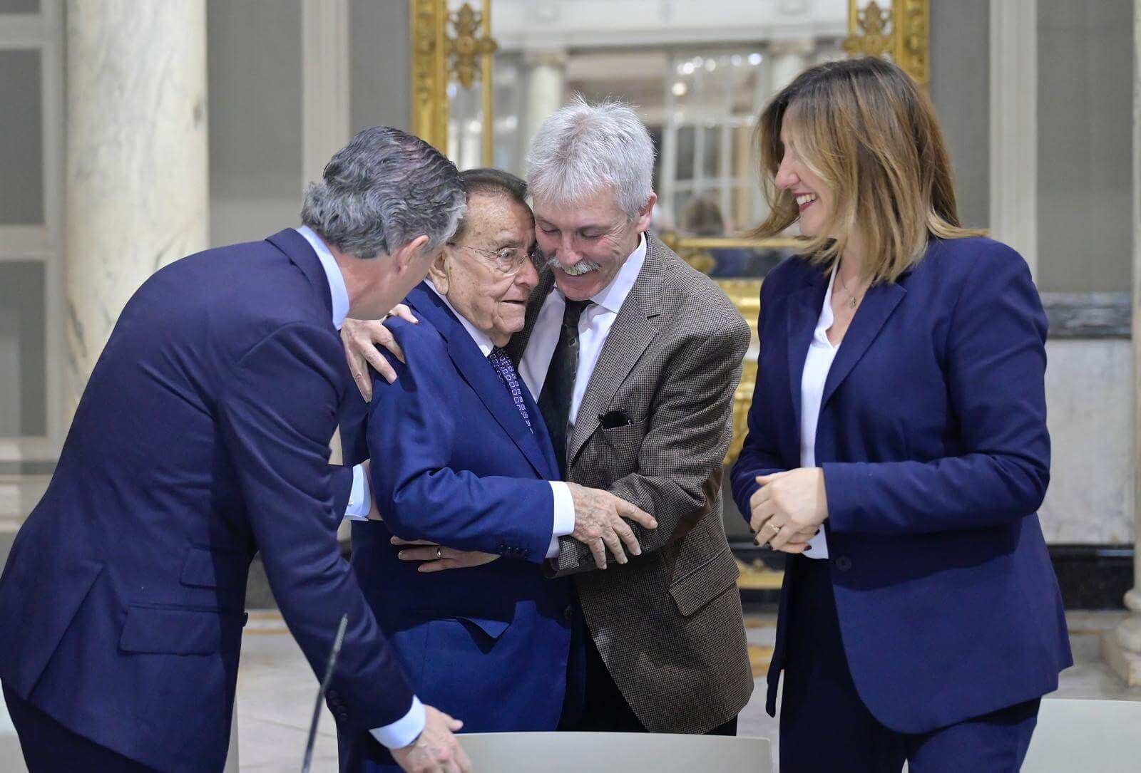  Presentación del Libro homenaje a Paco Fenollosa, en el que escribe Luis Rubiales