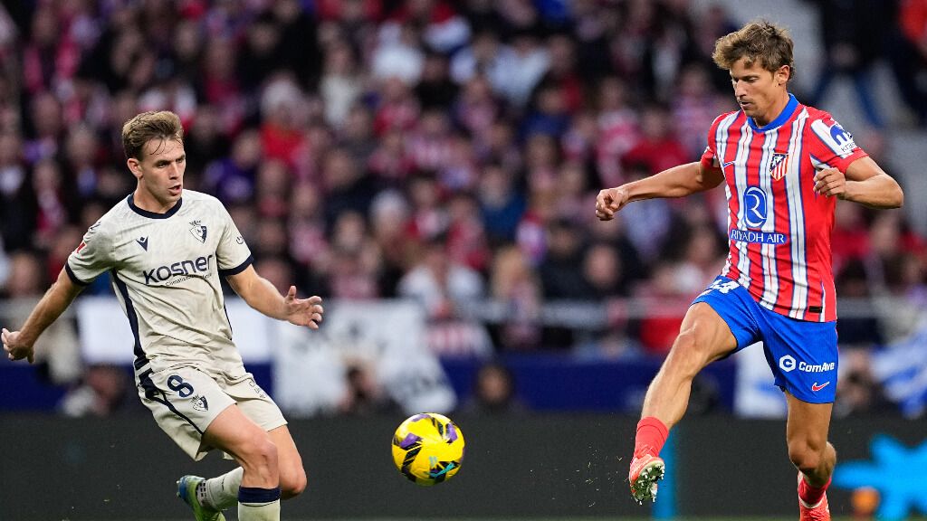  Marcos Llorente y Pablo Ibáñez durante el Atlético de Madrid - Osasuna (Fuente: Europa Press)