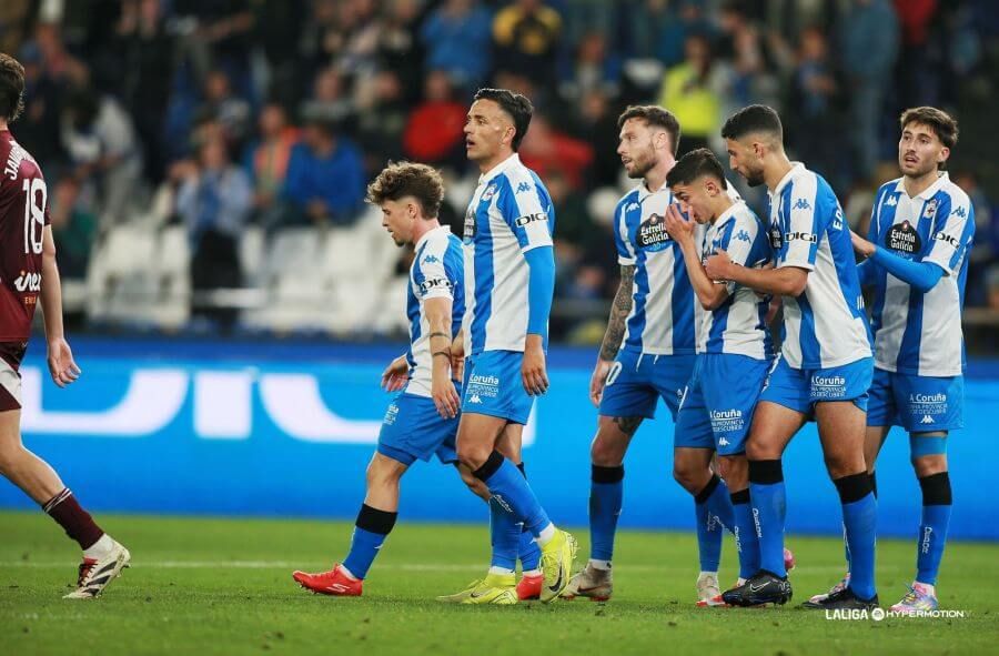  Los jugadores del Dépor celebran uno de los goles al Albacete.