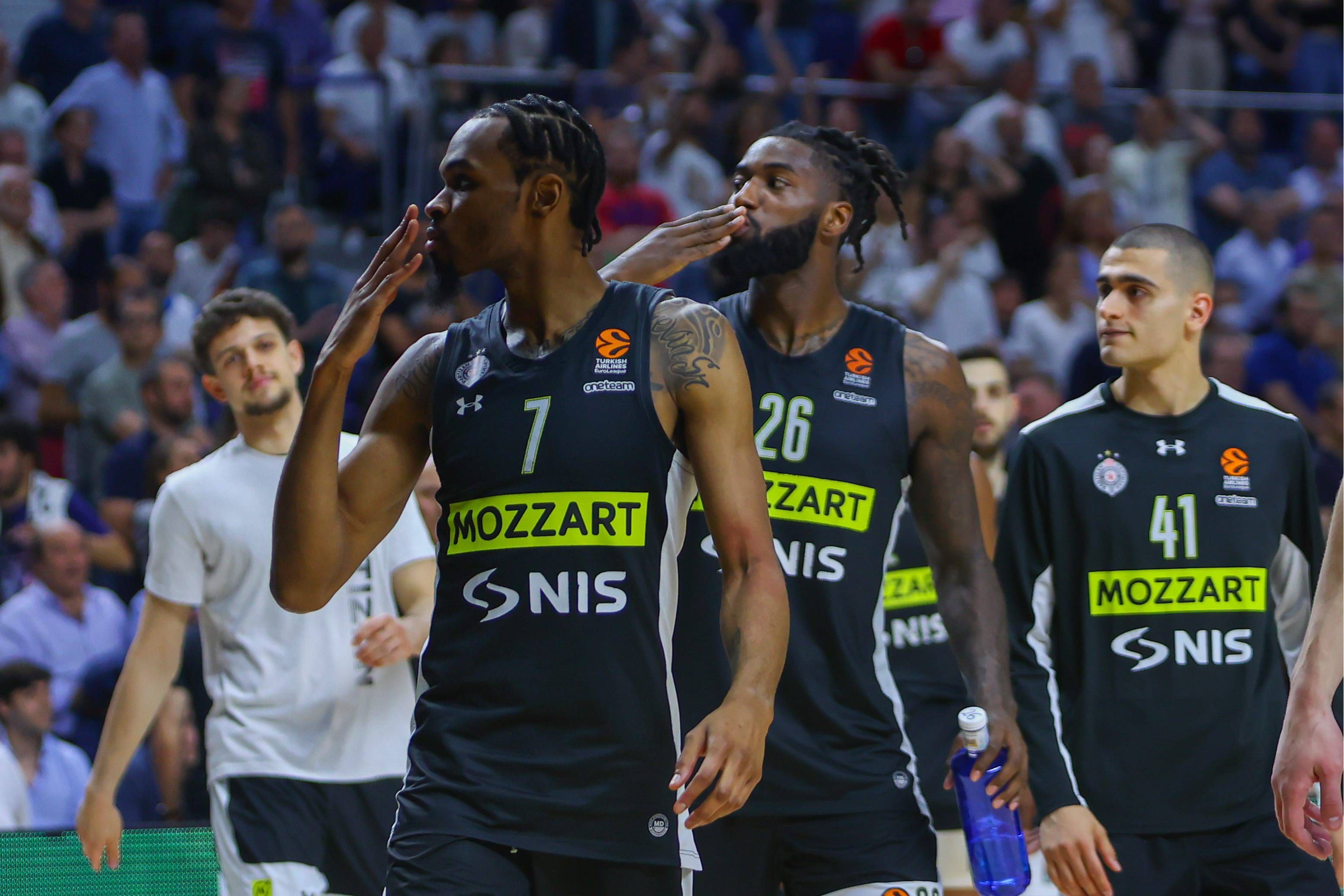  Los jugadores del Partizan marchándose del Wizink Center