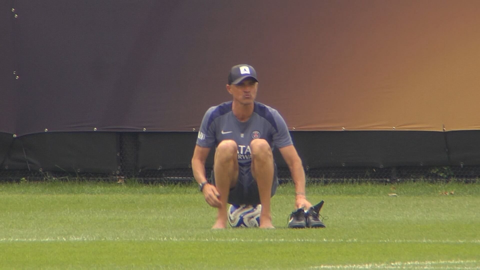 Luis Enrique, en un entrenamiento del PSG