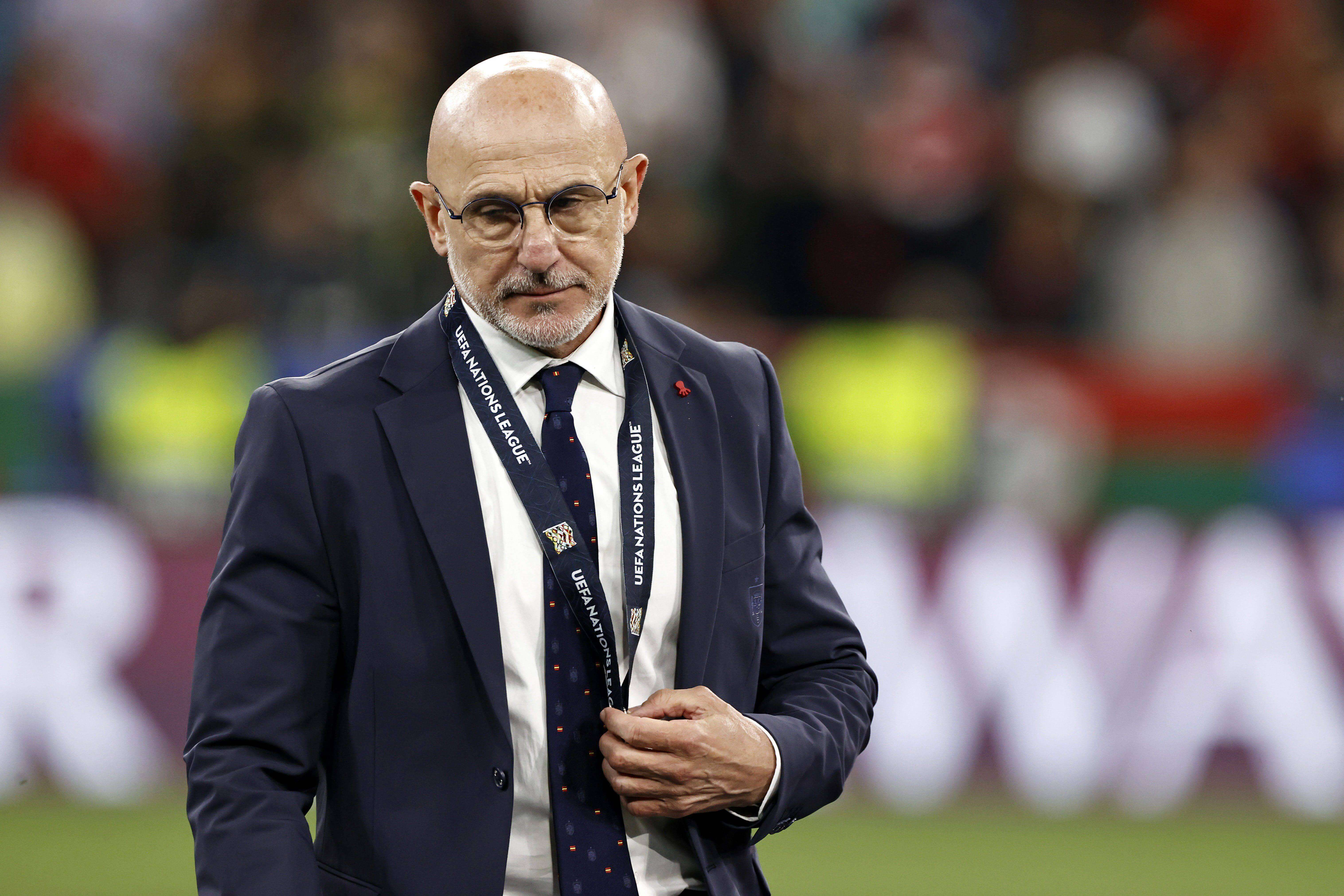  Luis de la Fuente, cabizbajo tras el Portugal-España de la Nations League.