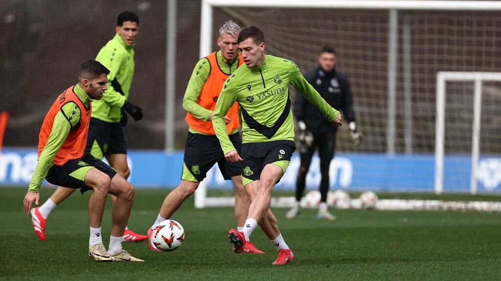  Luka Sucic, Zakhayan, Oskarsson y Aguerd en un entrenamiento en Zubieta.